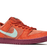 Nike Dunk Low SB "Mystic Red"